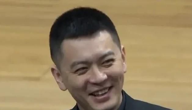 现在不排除拉比奥特续约留在尤文图斯的可能性，而他的未来似乎也与英超联赛以及沙特球队联系在一起。